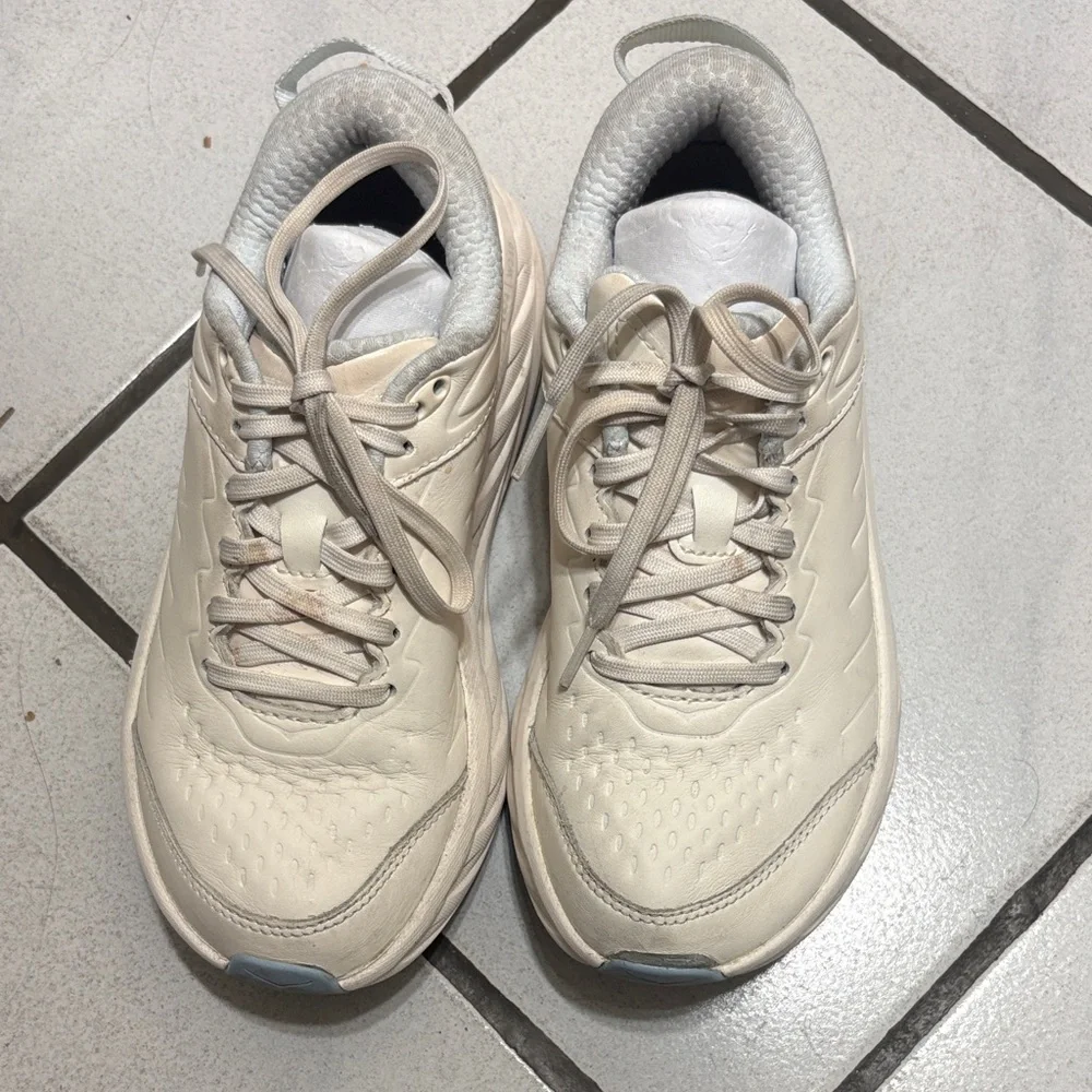 HOKA W Bondi SR size 6 cream/beige color- Non-Slip - Picture 8 of 8